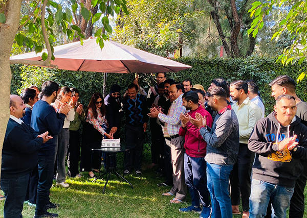 Team members Daffohils